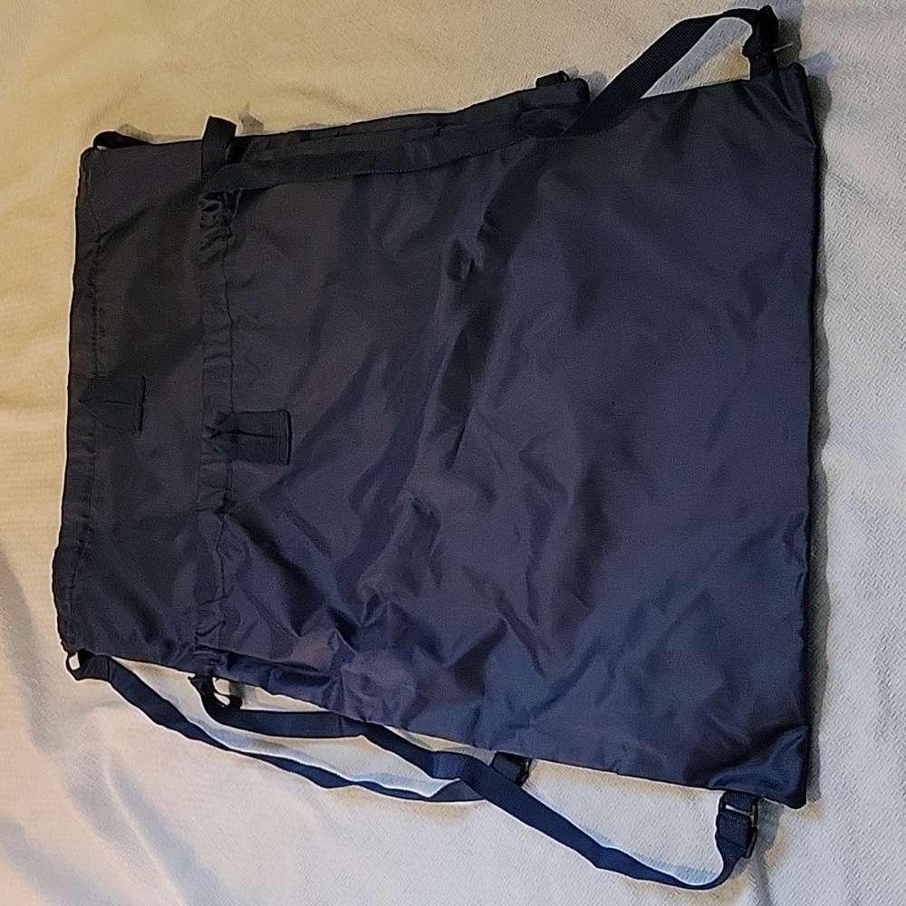 Skechers Set of 2 Navy Blue Drawstring Backpacks Mint Condition - Picture 2 of 5